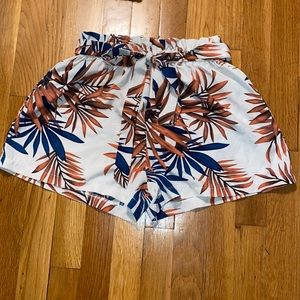Tropical leaf print shorts